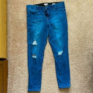 Juicy Couture Slightly Distressed Jegging